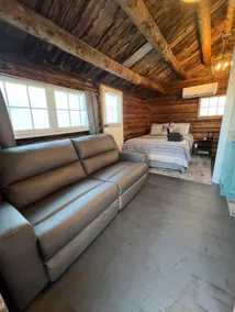 Rustic Log Cabin in the City - Image 2