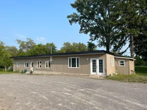 Country Retreat • Fire Pit • 5 Acres • Sleeps 6 - Image 2