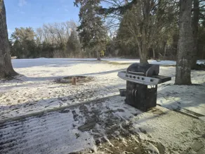 Country Retreat • Fire Pit • 5 Acres • Sleeps 6 - Image 5