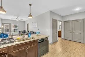 Work-Friendly Downtown 1BR | Pool + Fast WiFi - Image 2