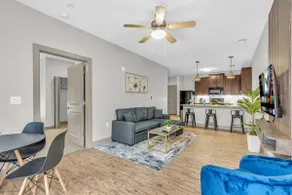 Work-Friendly Downtown 1BR | Pool + Fast WiFi - Image 4