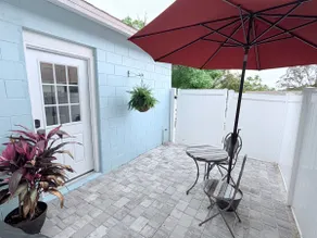 Modern Retreat w/ Patio Near Universal - Image 3