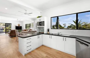 'The Palm Retreat': 100m to Lake Cathie & beach - Image 3