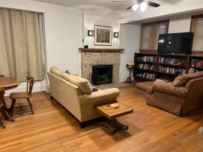 Park Place house w/ private park, central location - Image 3