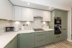Brand New Flat with AC 5-Min Walk to Town Centre - Pass the Keys - Image 5