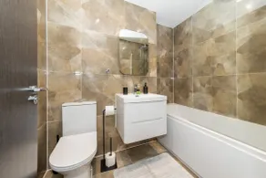 Brand New Flat with AC 5-Min Walk to Town Centre - Pass the Keys - Image 4