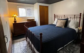 Lakefront retreat-ideal couples-10min to Wild Ctr - Image 4