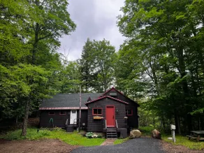 Lakefront retreat-ideal couples-10min to Wild Ctr - Image 2