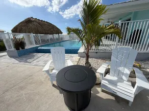 Waterfront Matlacha views! 2/2 Heated Pool Home - Image 2