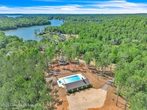 Pine Cove Lake Martin Sleeps 10 - Lakefront - Image 5