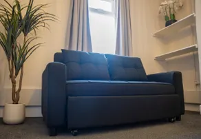 Cozy Apartment in Stoke-on-Trent One double bed - Image 2