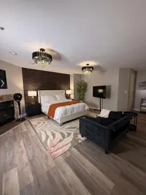 Stylish Modern Basement Suite w/ Private Entrance - Image 2
