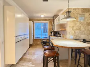 Comfortable Apartment 2BR Walk to Beach Apt1 - Image 5