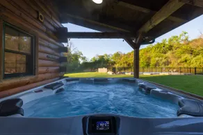 NEW! Pet Friendly! 5 Acres! Pool & Hot Tub! - Image 4