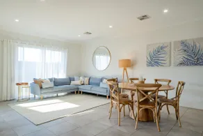 Close to Wineries & Wildlife Park | Modern Style - Image 2
