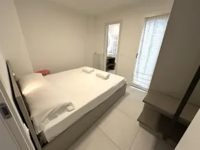 White Suite Lakeside - Image 4