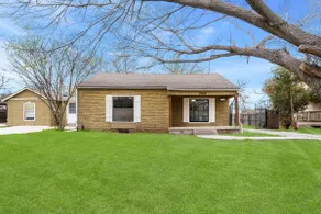 Charming Home Near Stockyards & Trinity Trails - Image 2