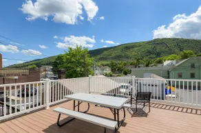 10 Min to Blue Mountain & Jim Thorpe | L2 EV - Image 2