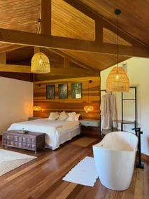 Lakeside Retreat at the Winery - Image 4