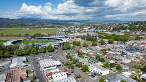 Victorian Heritage Cottage Stay Near UTAS Stadium - Image 5