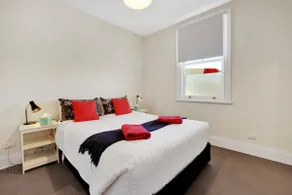 Victorian Heritage Cottage Stay Near UTAS Stadium - Image 3