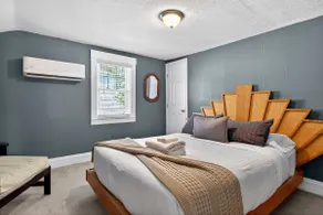 Spacious home with backyard near Churchill Downs - Image 4
