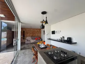 Casa de Alto Padrão com Piscina - Image 5