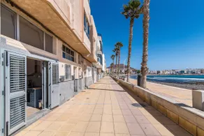Home2Book El Camarote Seafront Retreat in Arinaga - Image 5