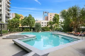 Cozy Urban Haven | Pool + Parking @BNE Showgrounds - Image 5