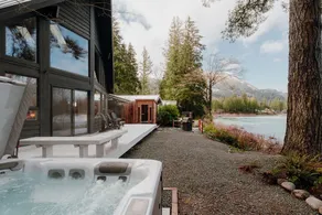 Luxury River Cabin | Hot Tub | Sauna | EV Charger - Image 4