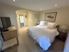 Charming Apartment in Chelsea - Image 4