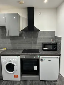 1 Bedroom Luxury Serviced Flat, BD1 Picadilly - Image 3