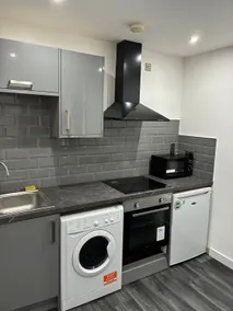 1 Bedroom Luxury Serviced Flat, BD1 Picadilly - Image 2