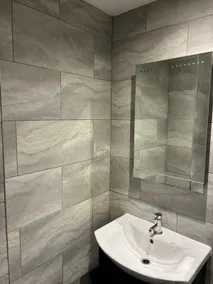 1 Bedroom Luxury Serviced Flat, BD1 Picadilly - Image 5