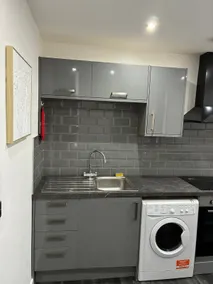 1 Bedroom Luxury Serviced Flat, BD1 Picadilly - Image 4