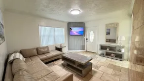 Modern Coastal Oasis - near everything you need! - Image 2