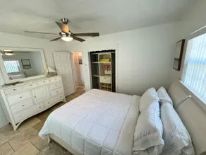 Modern Coastal Oasis - near everything you need! - Image 4
