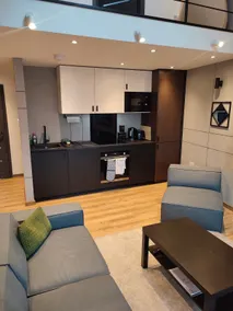 Modern 2 bed Apartment With sea Views - Image 5