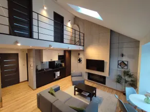 Modern 2 bed Apartment With sea Views - Image 2