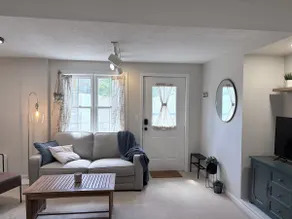 Cozy King Suite | Private Entry | Full Kitchen - Image 4