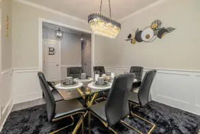 Boston Luxury Suite - Image 3