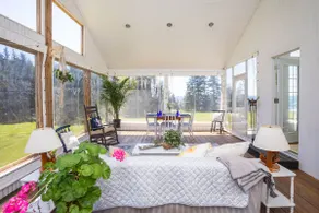 Private Oceanfront Cottage Large Deck - Image 3