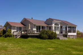 Private Oceanfront Cottage Large Deck - Image 2
