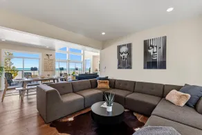 Modern | Beachfront | Sleeps 10 - Image 5