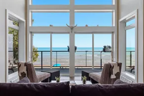 Modern | Beachfront | Sleeps 10 - Image 2