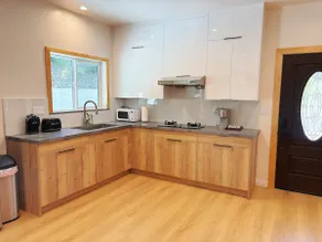 Brand-New 3BR/3BA Hillside Home-18 miles Disney - Image 5
