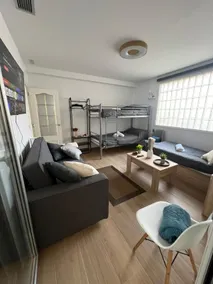 Brand-new, bright downtown apartment with parking - Image 4