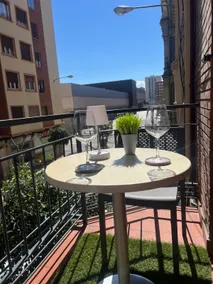 Brand-new, bright downtown apartment with parking - Image 5