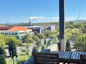 Stylish 1BR Spacious Penthouse Self Check-in, 7 min walk to parliament - Image 2