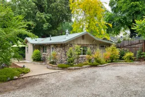 Fern Creek Cottage- peaceful creekside setting - Image 2